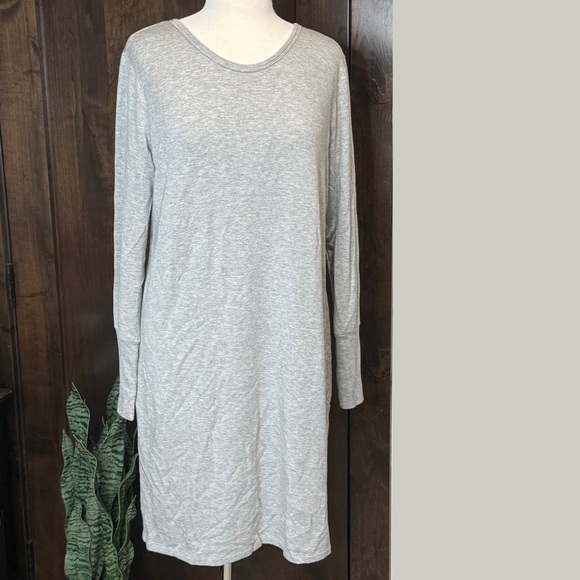Athleta grey women’s Dress Size M long sleeve back cut out - Picture 1 of 7